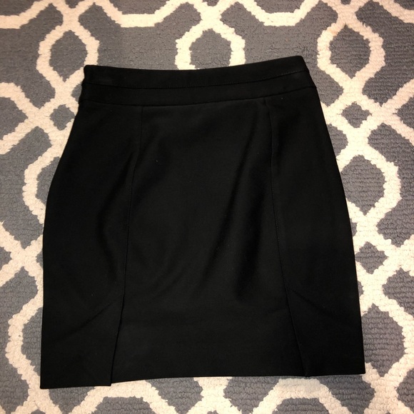 Zara mini skirt - size 2 - Picture 3 of 4